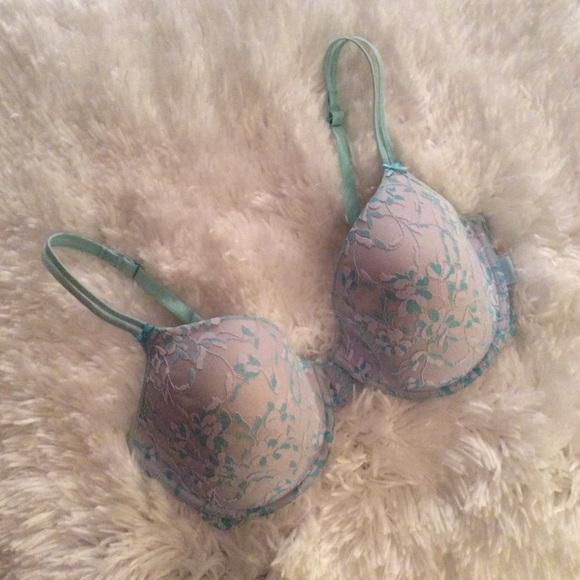 DKNY Other - Gorgeous DKNY bra 38DD.  Two hook closure.